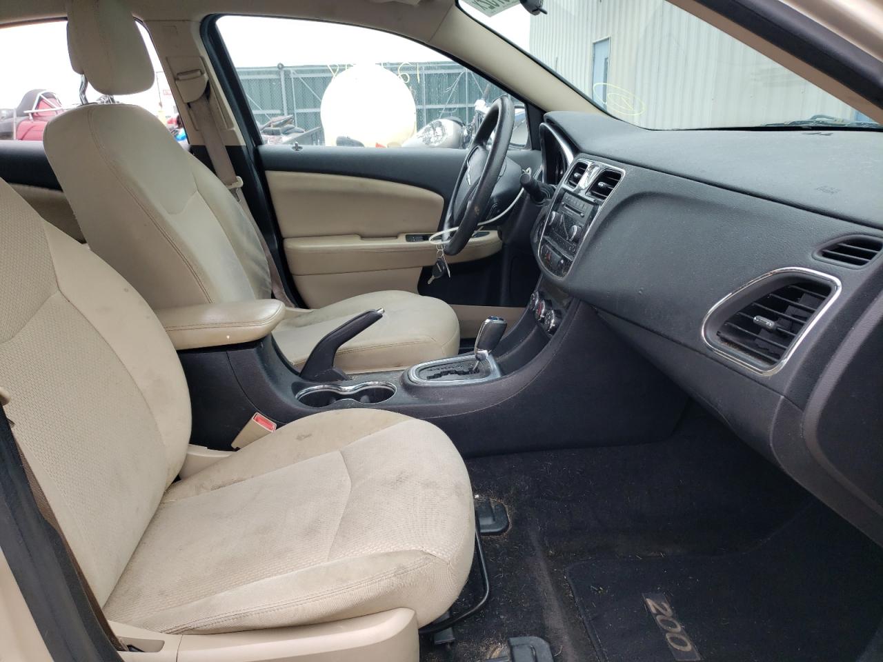 Photo 5 from auction – 2014 CHRYSLER 200 LX with VIN 1C3CCBAB0EN206238