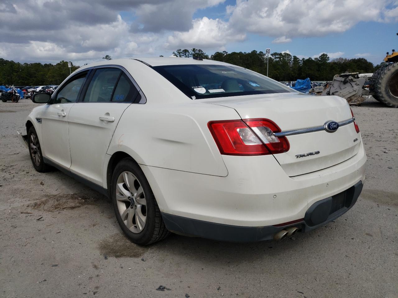 Photo 3 from auction – 2011 FORD TAURUS SEL with VIN 1FAHP2EW9BG100749