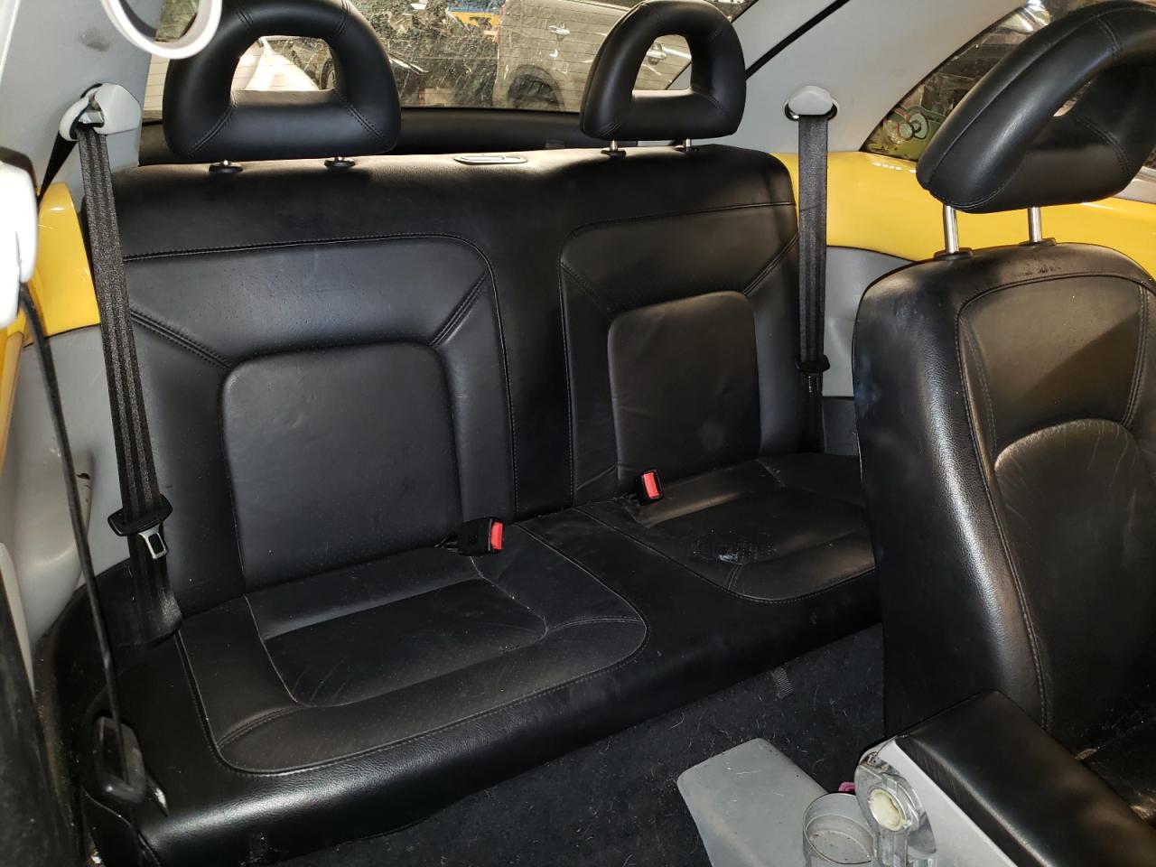 Photo 6 from auction – 2000 VOLKSWAGEN NEW BEETLE with VIN 3VWCD21C1YM483171