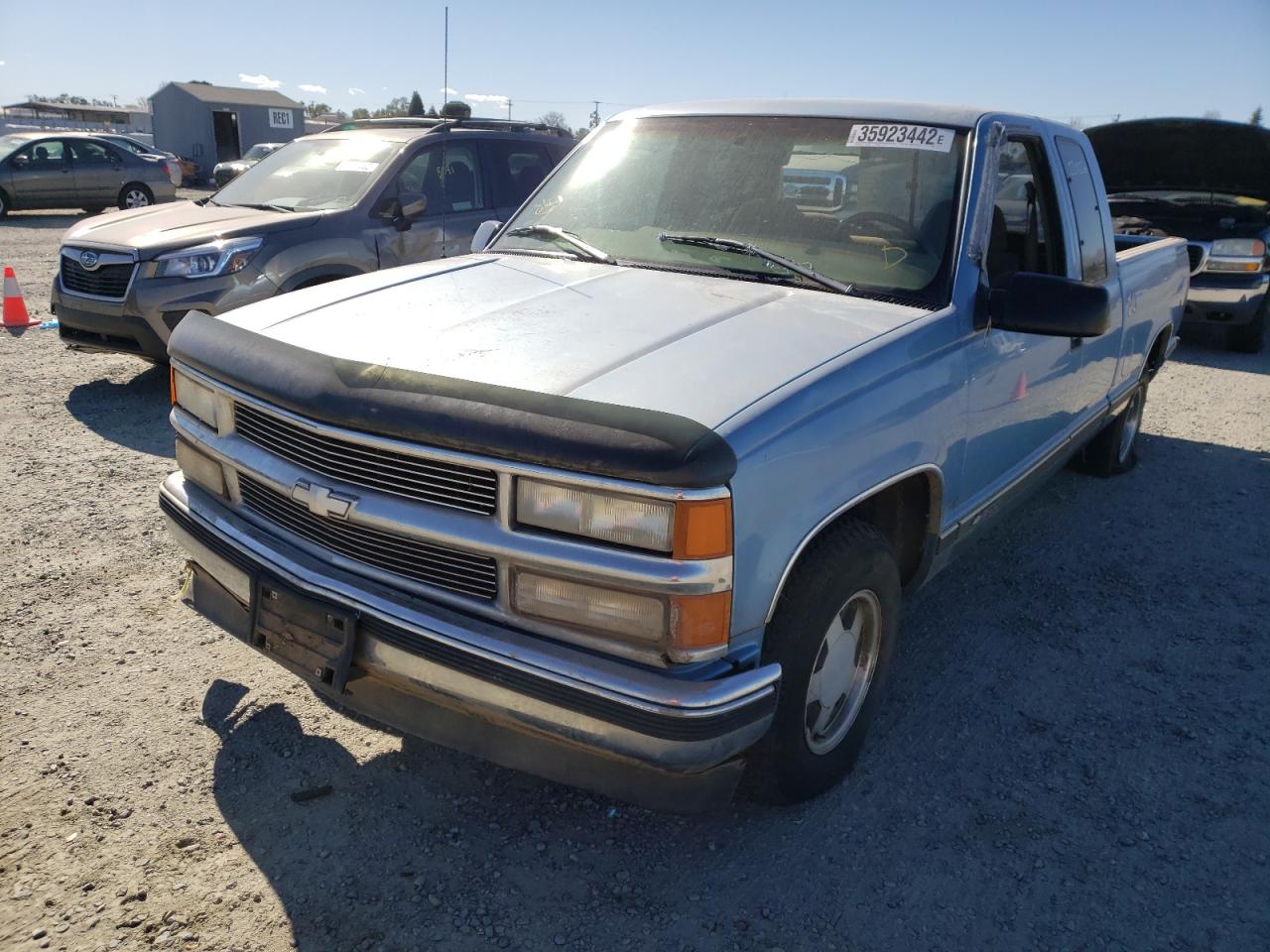 Photo 2 from auction – 1997 CHEVROLET 1500 with VIN 2GCEC19R8V1217649