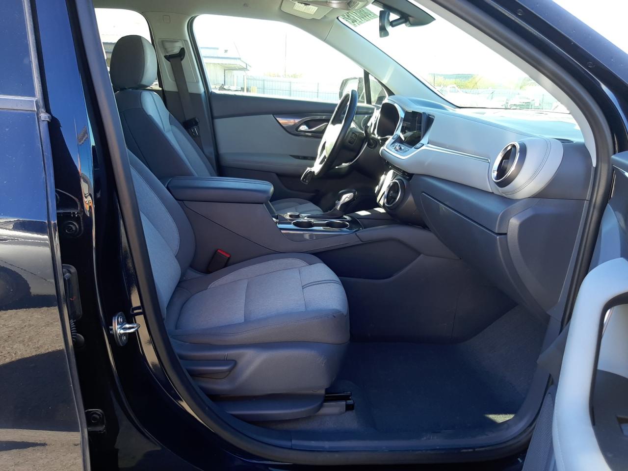 Photo 5 from auction – 2020 CHEVROLET BLAZER 2LT with VIN 3GNKBCR46LS675513