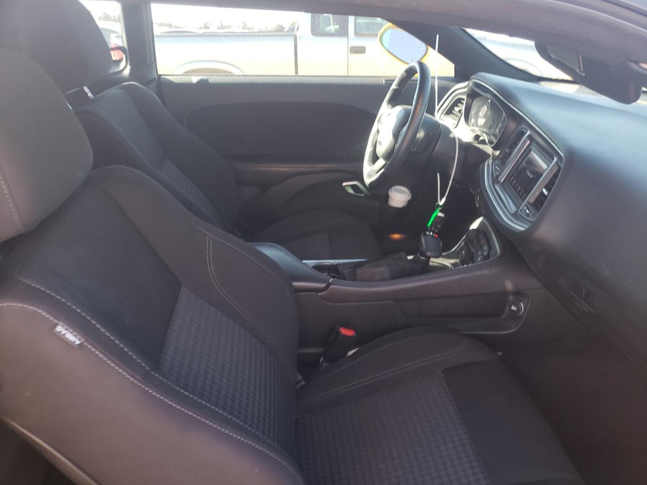 Photo 5 from auction – 2018 DODGE CHALLENGER with VIN 2C3CDZAG9JH310151