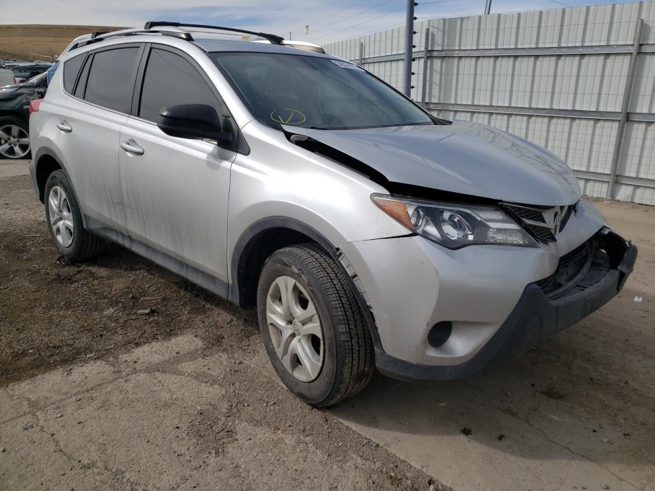 TOYOTA RAV4 LE 2015 with VIN JTMBFREV2FJ047582 - Photo from auction
