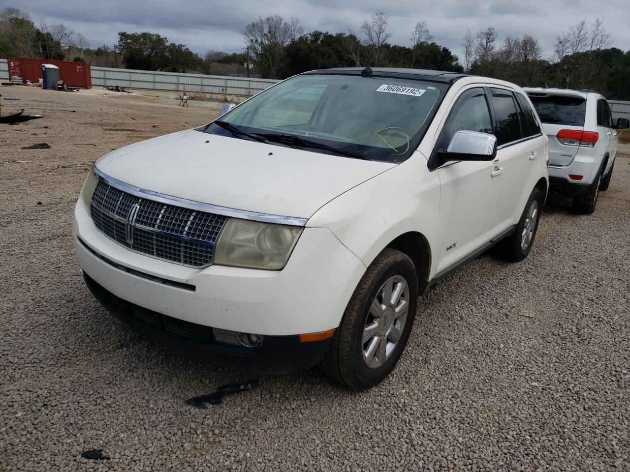 Photo 2 from auction – 2007 LINCOLN MKX with VIN 2LMDU68C57BJ02183