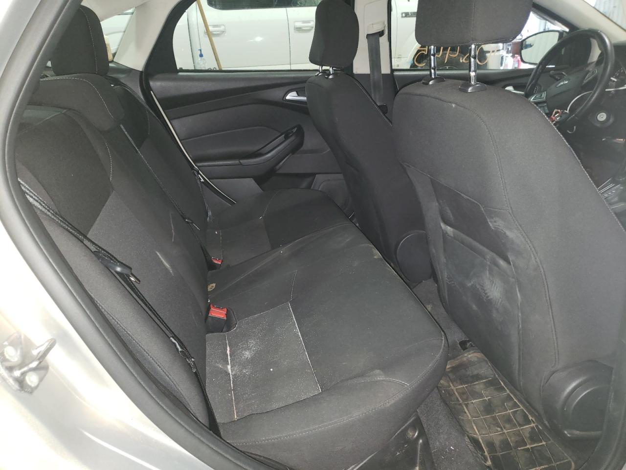Photo 6 from auction – 2015 FORD FOCUS SE with VIN 1FADP3F22FL347673