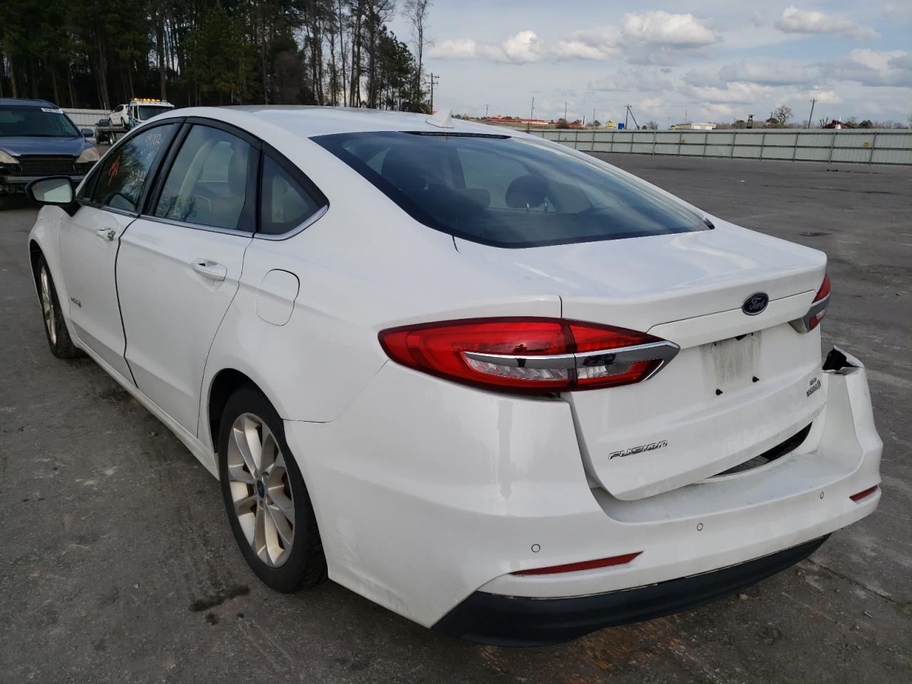 Photo 3 from auction – 2019 FORD FUSION SE with VIN 3FA6P0LU4KR105427