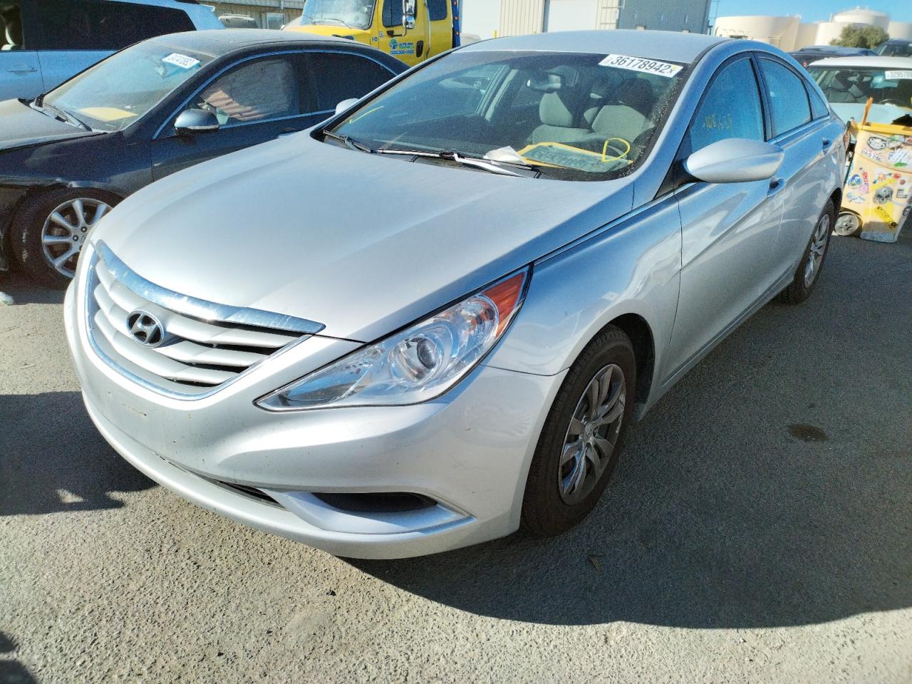 Photo 2 from auction – 2012 HYUNDAI SONATA with VIN 5NPEB4AC7CH379022