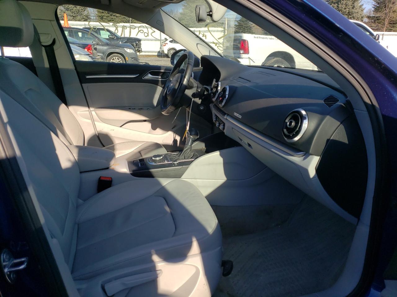Photo 5 from auction – 2015 AUDI A3 PREMIUM with VIN WAUBFGFF1F1141378
