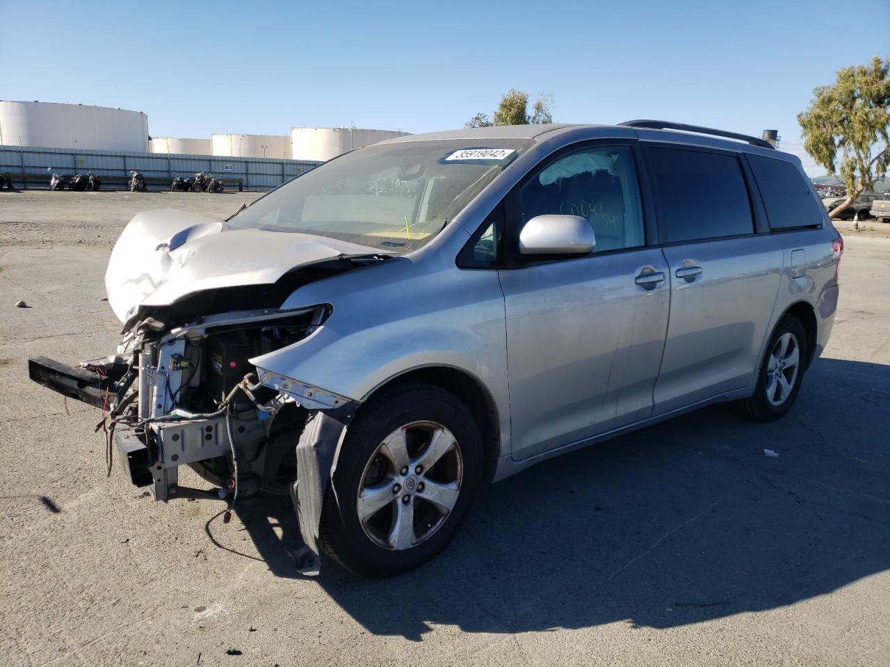 Photo 2 from auction – 2012 TOYOTA SIENNA LE with VIN 5TDKK3DC8CS224966