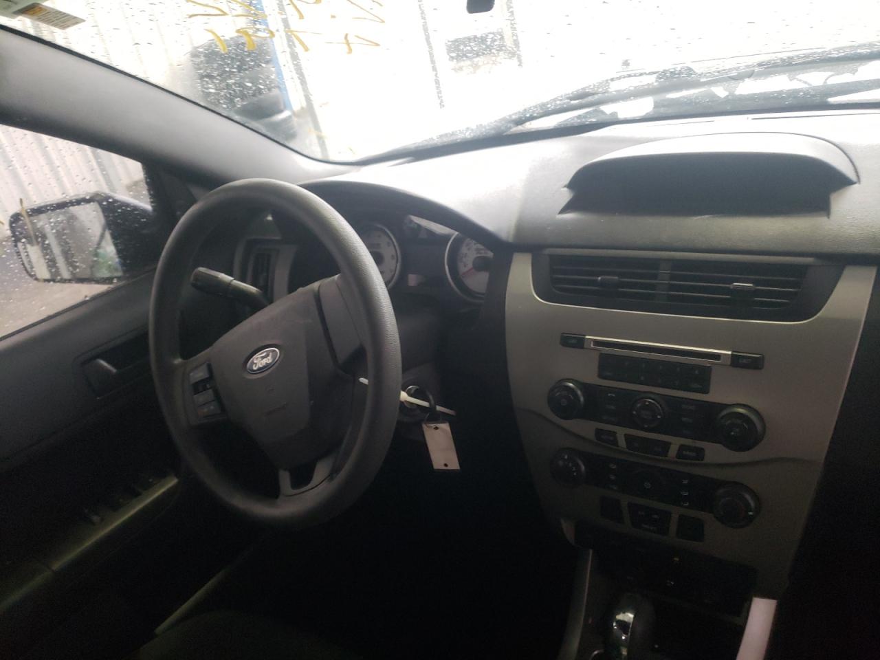 Photo 9 from auction – 2011 FORD FOCUS SE with VIN 1FAHP3FN2BW174791