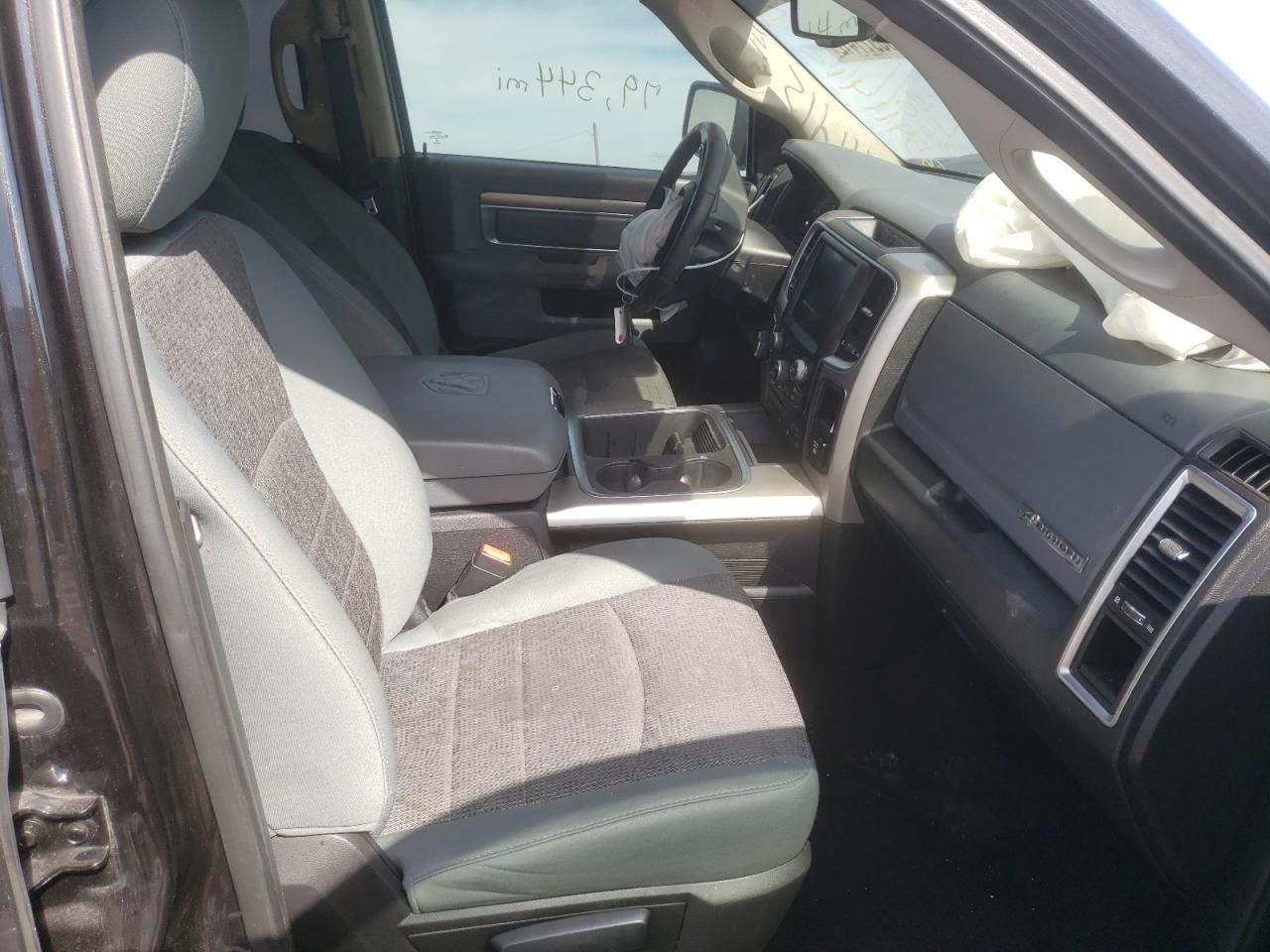 Photo 5 from auction – 2016 RAM 1500 SLT with VIN 3C6RR7LT4GG215079