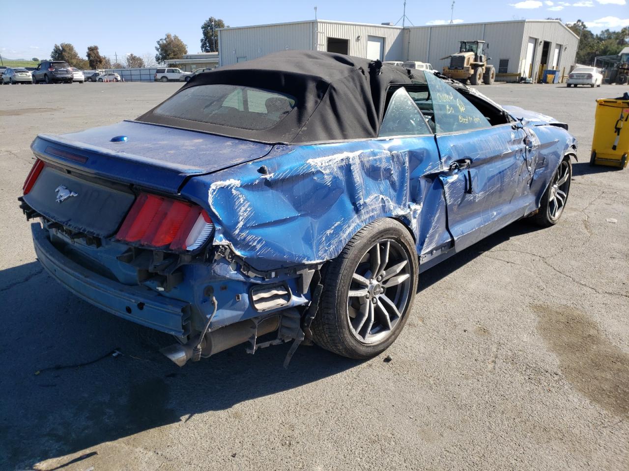 Photo 4 from auction – 2017 FORD MUSTANG with VIN 1FATP8UH7H5310576