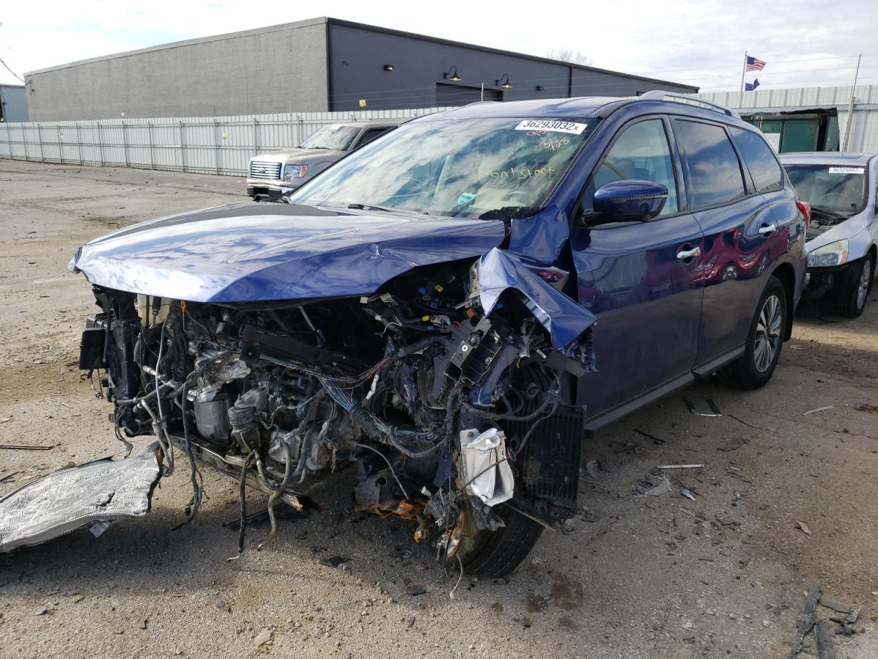 Photo 2 from auction – 2019 NISSAN PATHFINDER with VIN 5N1DR2MM0KC629321