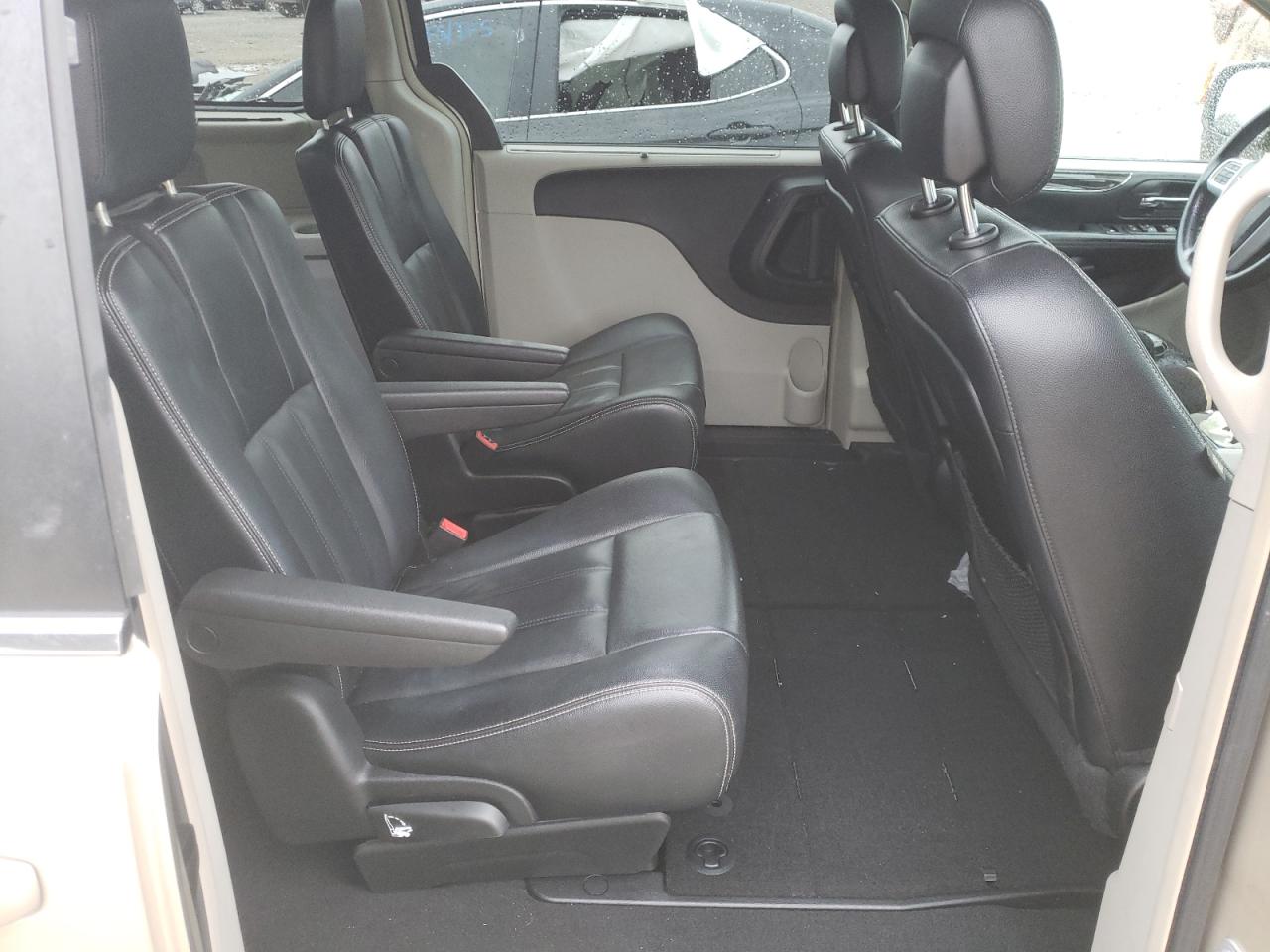 Photo 6 from auction – 2015 CHRYSLER TOWN & COU with VIN 2C4RC1BG3FR602002