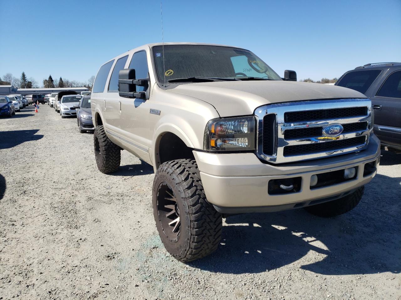FORD EXCURSION 2005 with VIN 1FMSU43P65EA12821 - Photo from auction