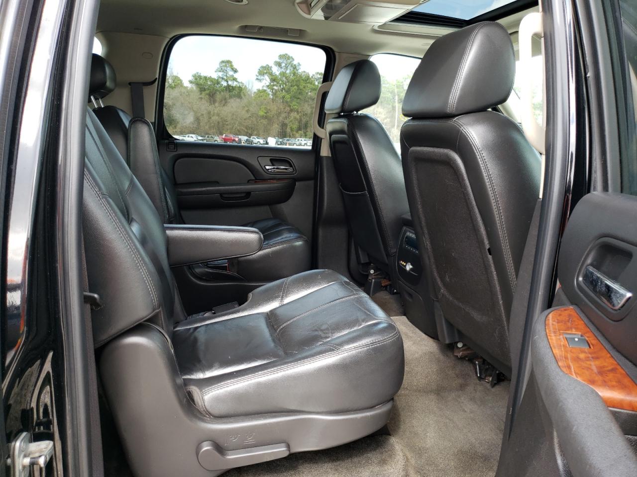 Photo 6 from auction – 2007 CHEVROLET SUBURBAN K with VIN 3GNFK16357G298327