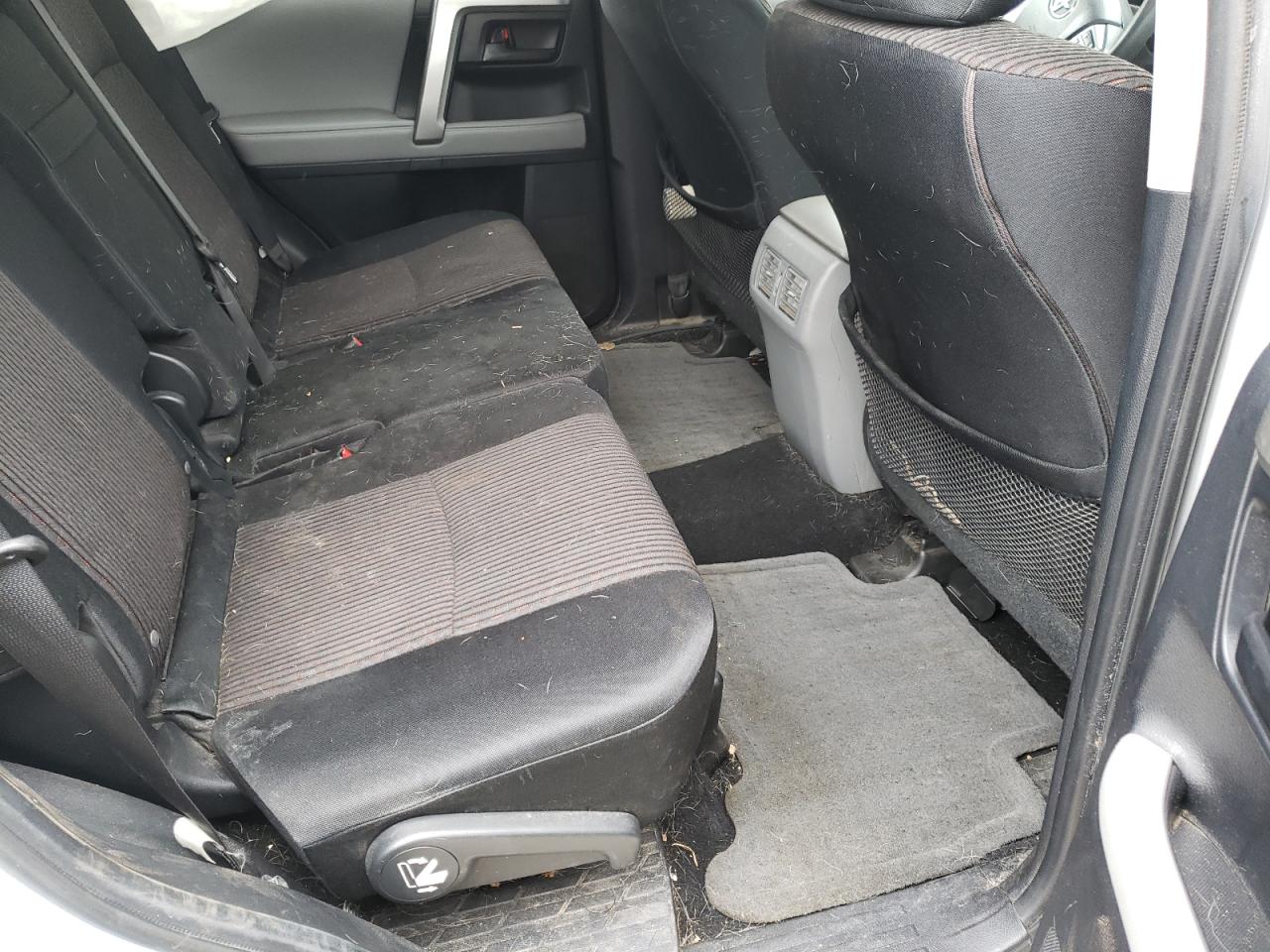 Photo 6 from auction – 2011 TOYOTA 4RUNNER SR with VIN JTEBU5JR8B5035894