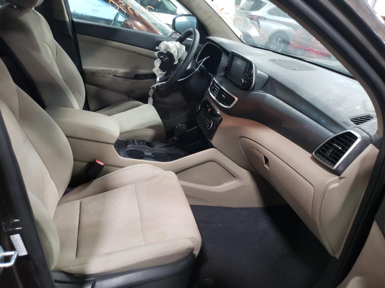Photo 5 from auction – 2019 HYUNDAI TUCSON LIM with VIN KM8J3CA40KU987995