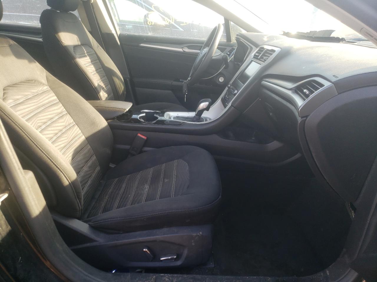 Photo 5 from auction – 2016 FORD FUSION SE with VIN 3FA6P0H79GR201869