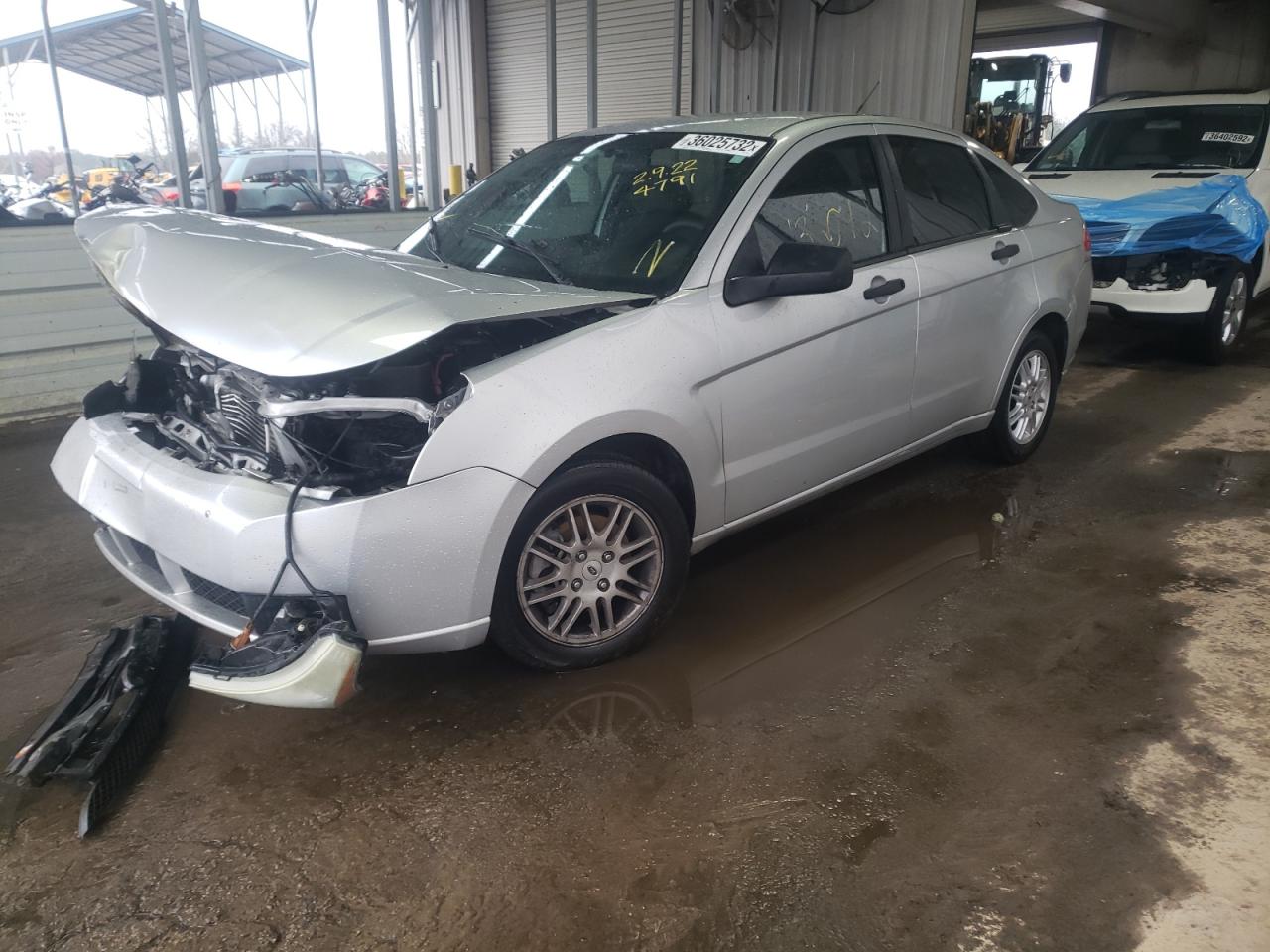 Photo 2 from auction – 2011 FORD FOCUS SE with VIN 1FAHP3FN2BW174791