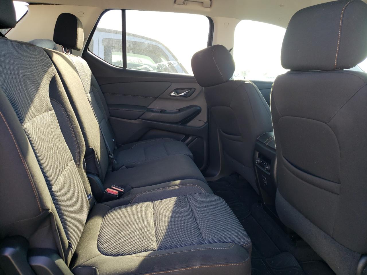 Photo 6 from auction – 2021 CHEVROLET TRAVERSE L with VIN 1GNERFKW3MJ241946