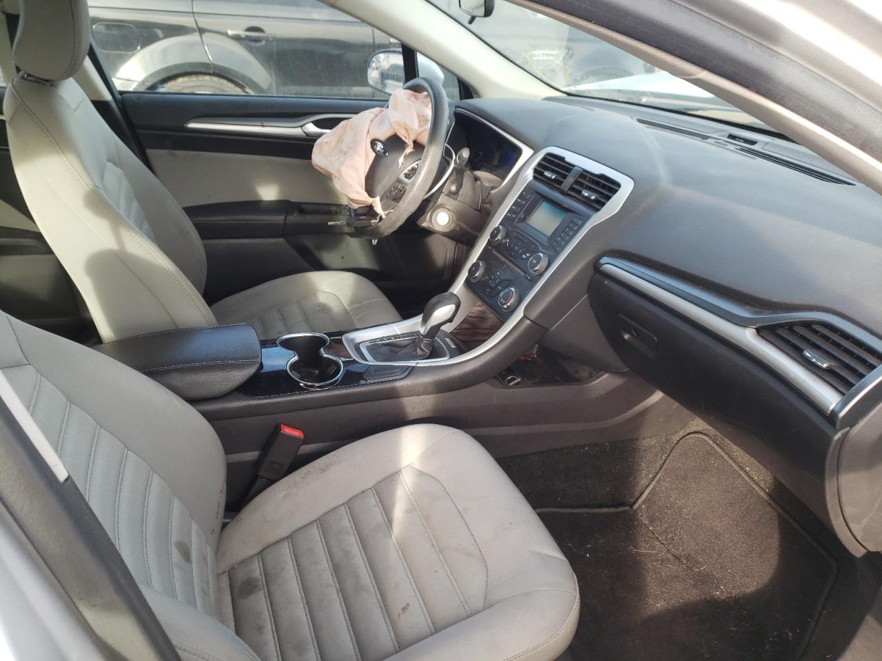Photo 5 from auction – 2015 FORD FUSION S with VIN 3FA6P0G79FR206277