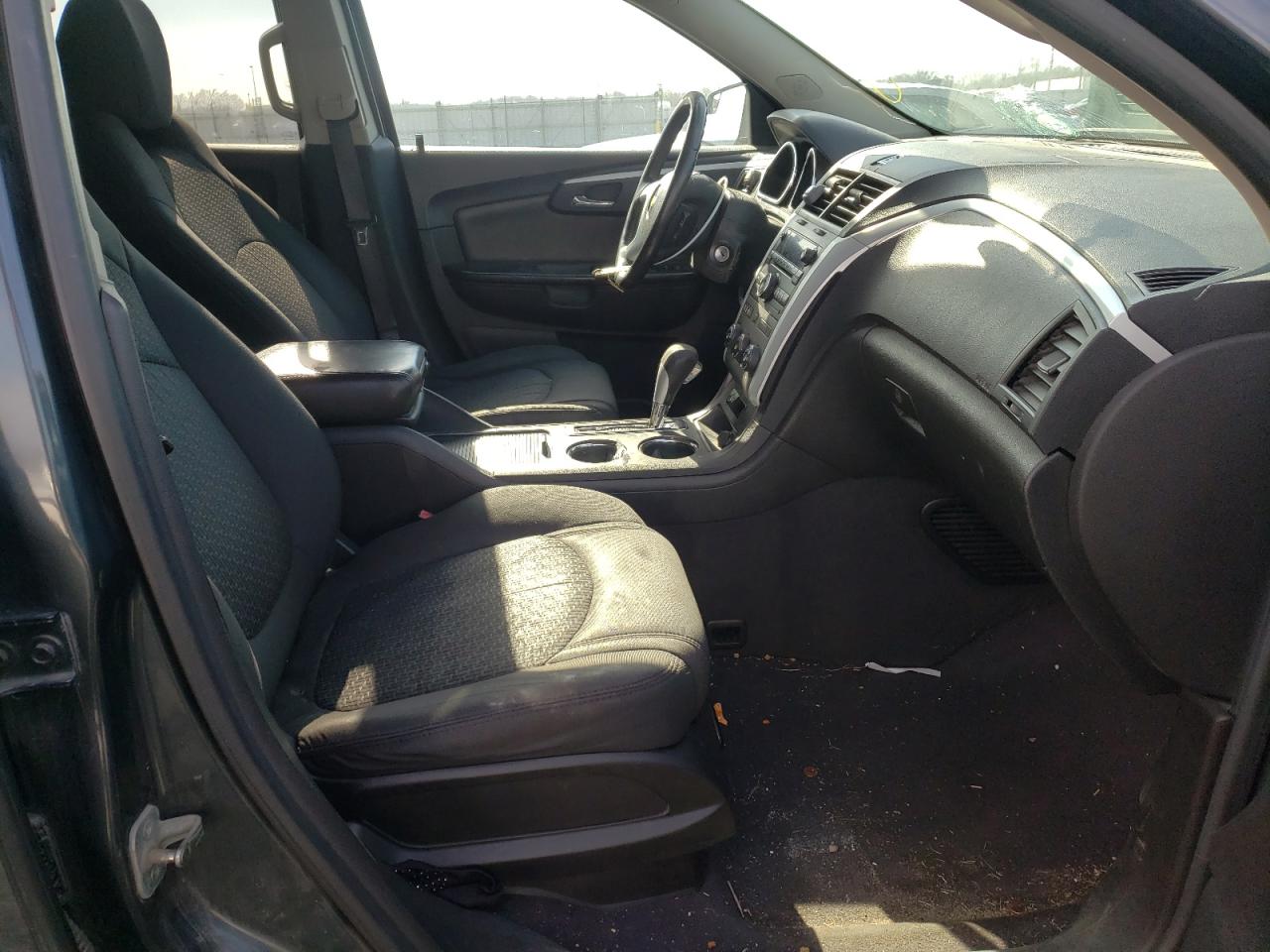 Photo 5 from auction – 2010 CHEVROLET TRAVERSE L with VIN 1GNLVFED5AJ239141
