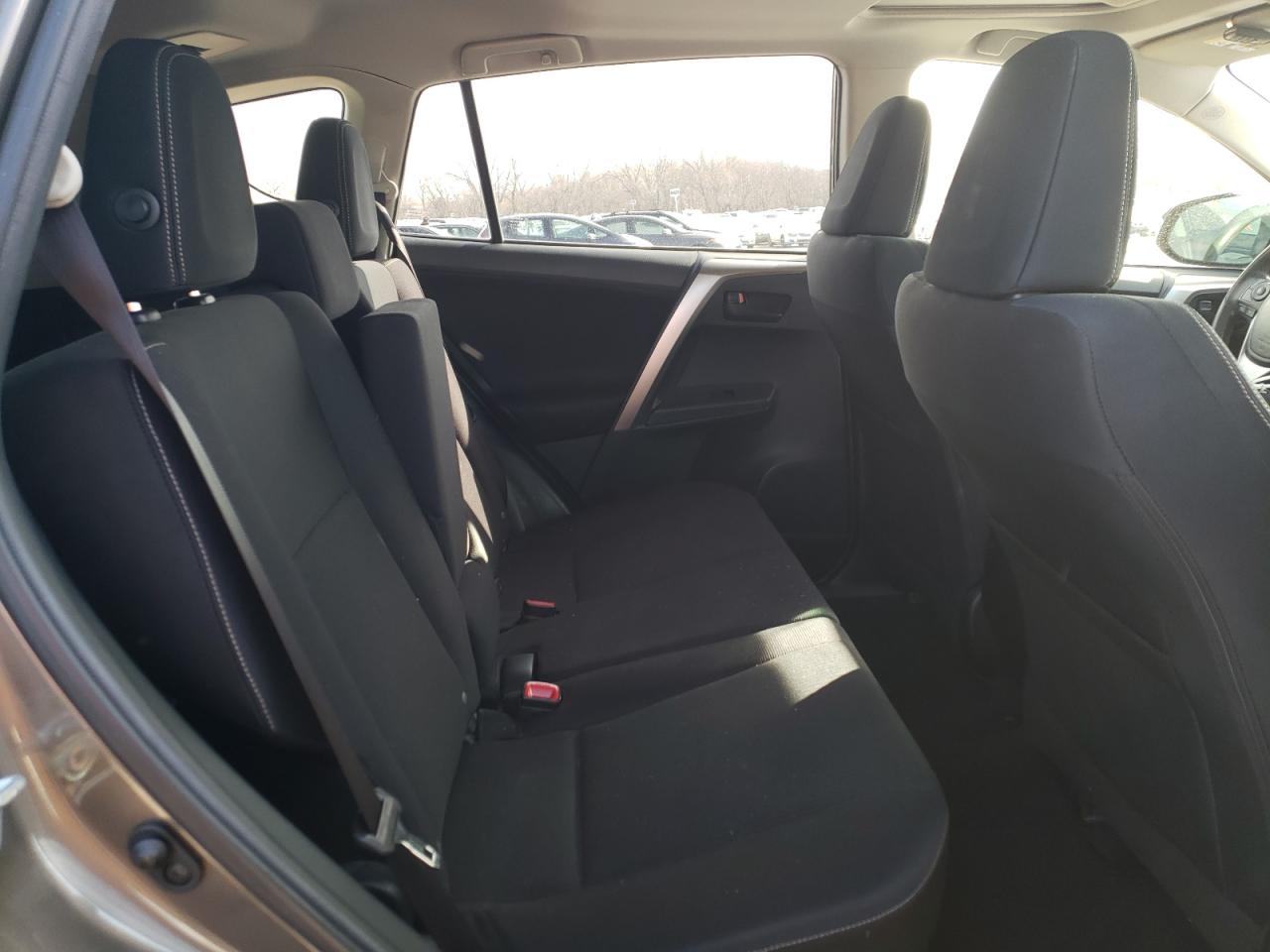 Photo 6 from auction – 2013 TOYOTA RAV4 XLE with VIN JTMWFREV9DD008288