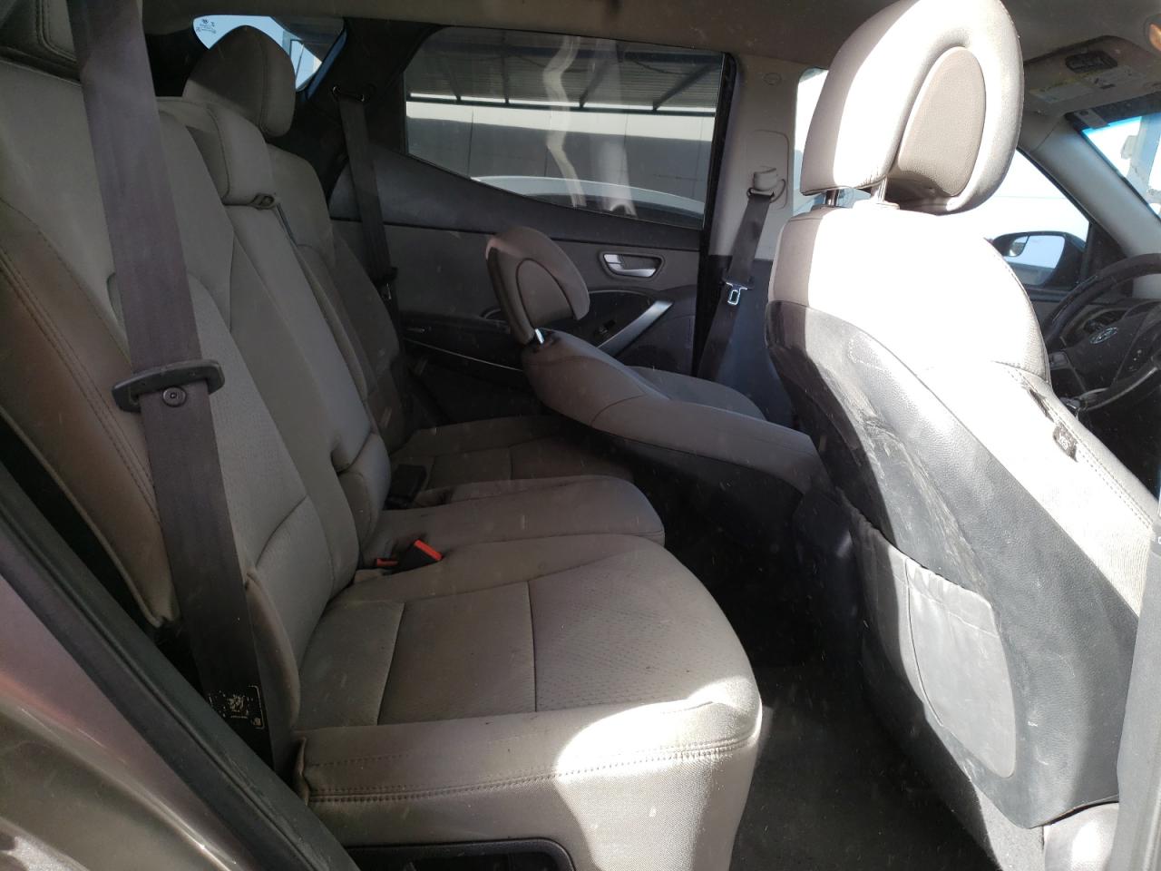 Photo 6 from auction – 2017 HYUNDAI SANTA FE S with VIN 5NMZU3LBXHH001372