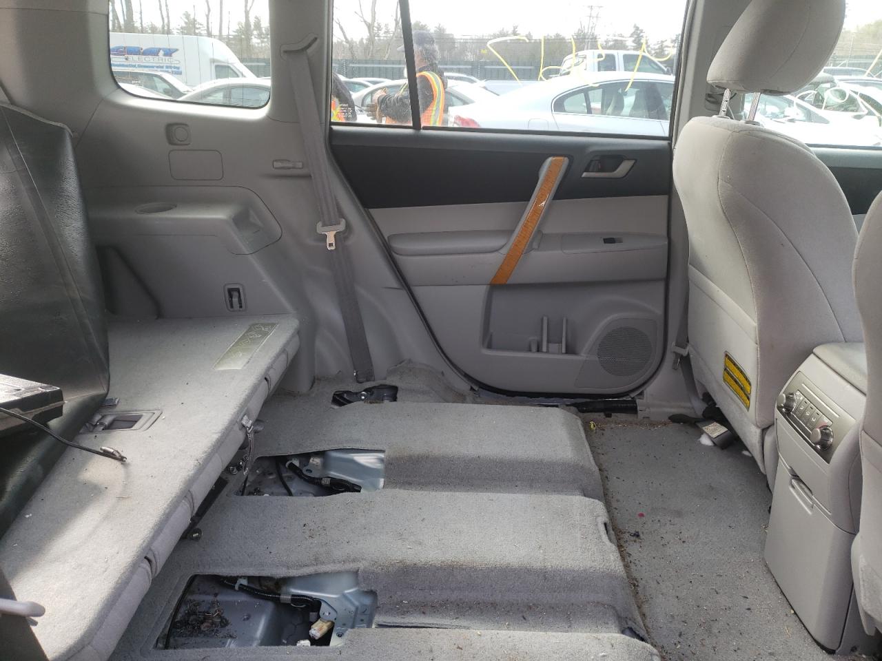 Photo 6 from auction – 2008 TOYOTA HIGHLANDER with VIN JTEEW41A282001164