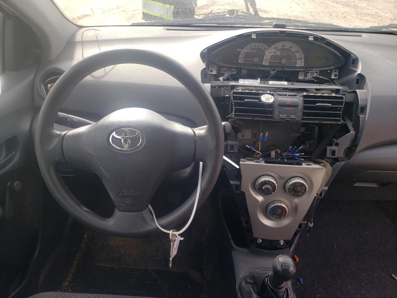 Photo 9 from auction – 2007 TOYOTA YARIS with VIN JTDBT923271021044