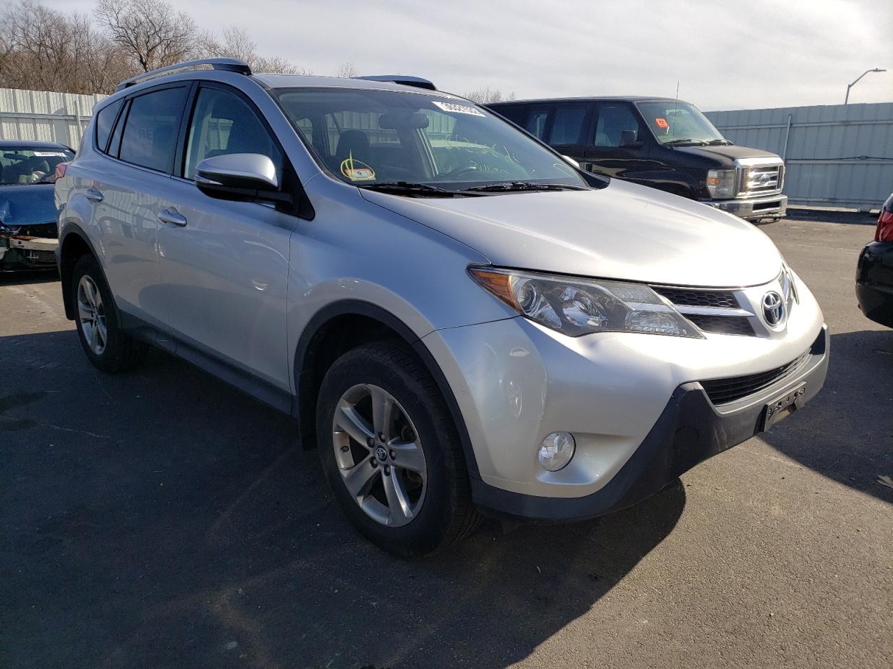 Photo 1 from auction – 2015 TOYOTA RAV4 XLE with VIN JTMRFREV3FJ037190