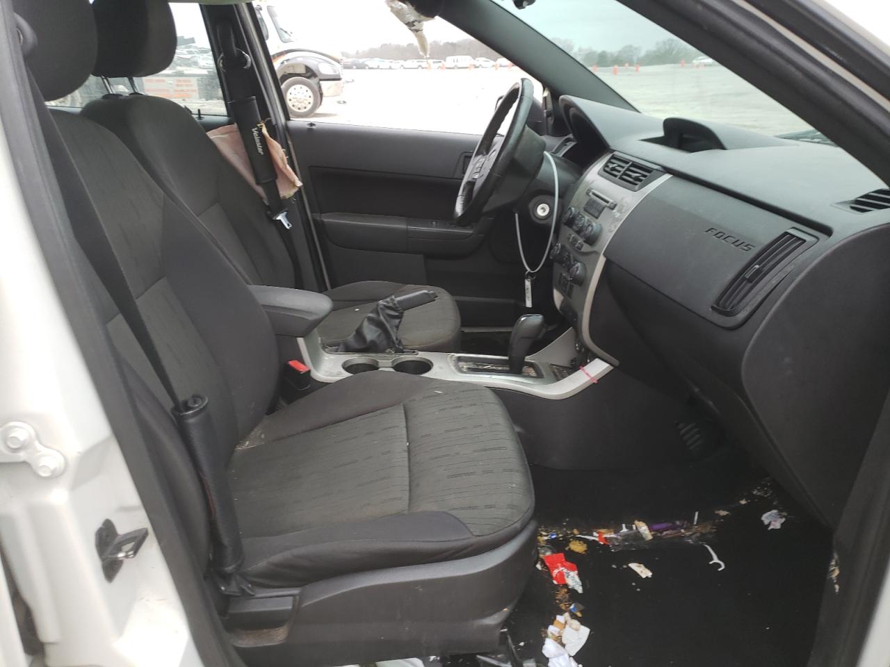 Photo 5 from auction – 2011 FORD FOCUS SE with VIN 1FAHP3FN1BW189766