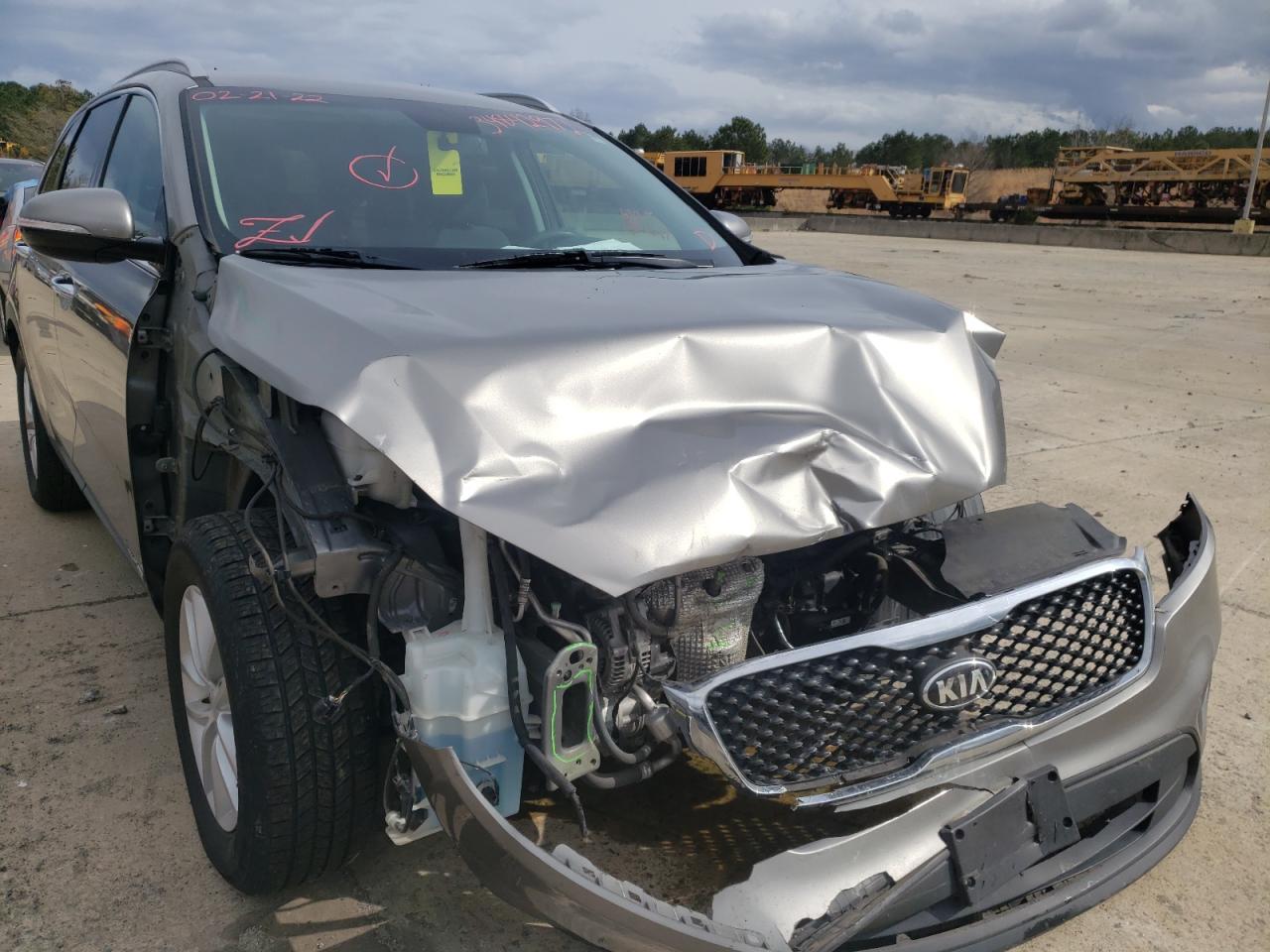 KIA SORENTO LX 2017 with VIN 5XYPGDA59HG192486 - Photo from auction