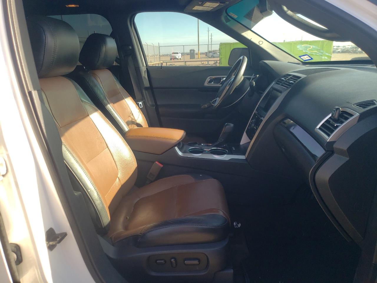 Photo 5 from auction – 2015 FORD EXPLORER L with VIN 1FM5K7F82FGA01295