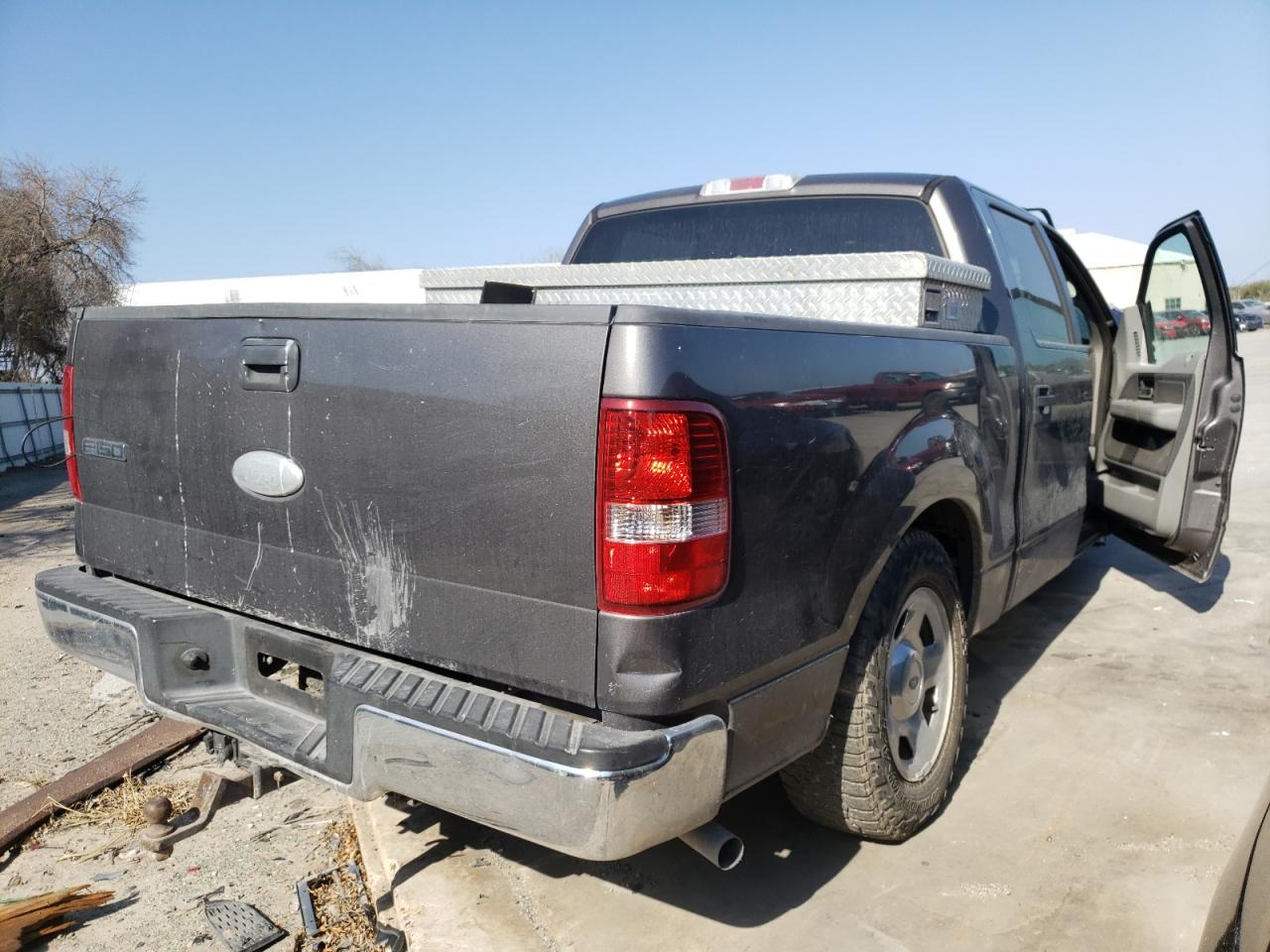 Photo 4 from auction – 2007 FORD F150 SUPER with VIN 1FTPW12577KC82096