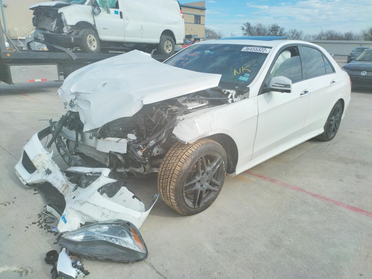 Photo 2 from auction – 2016 MERCEDES-BENZ E 400 with VIN WDDHF6FB9GB253903