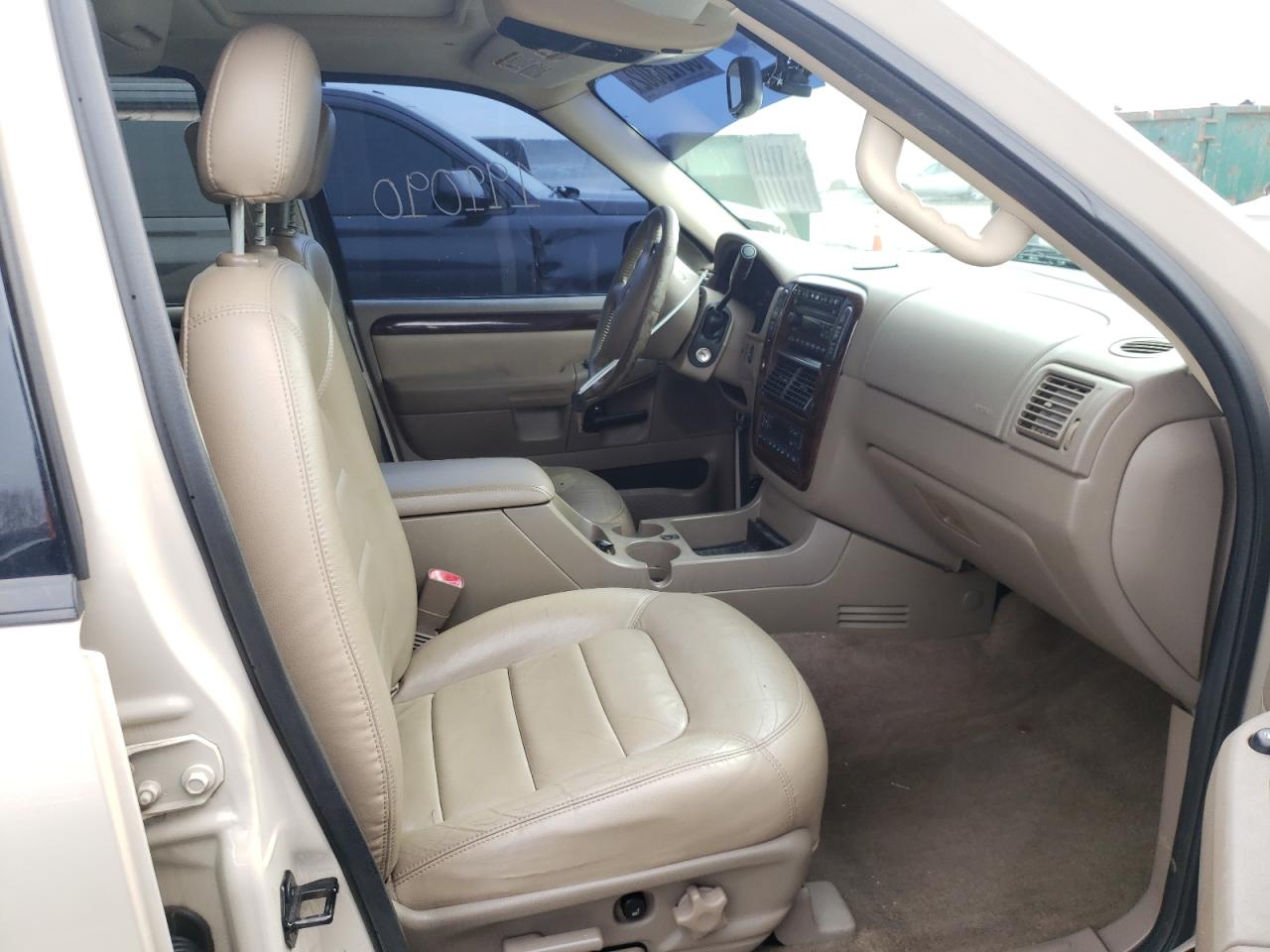 Foto 5 de la subasta – 2005 FORD EXPLORER L con VIN 1FMDU75W35ZA77634