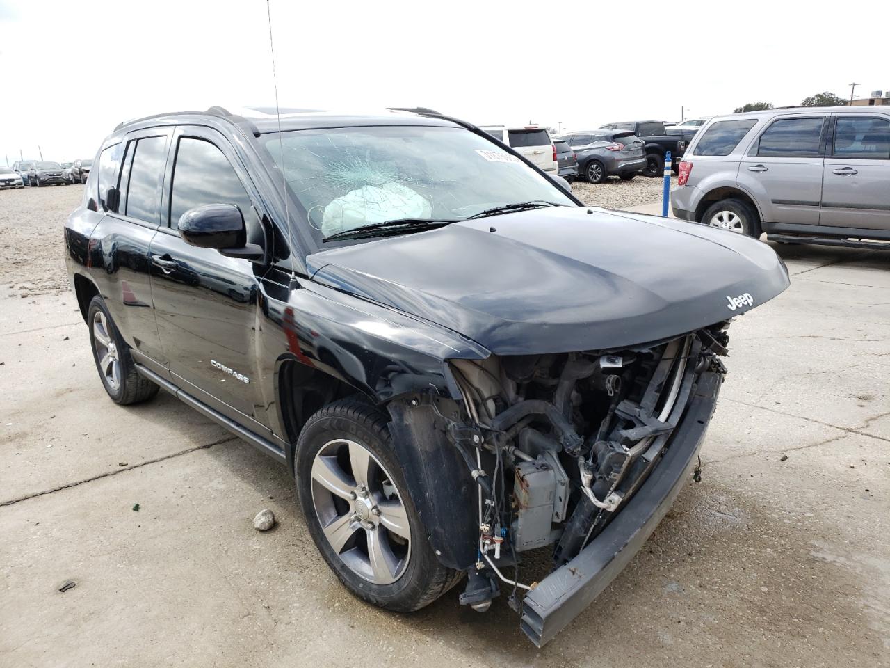 JEEP COMPASS LA 2016 with VIN 1C4NJCEA3GD754888 - Photo from auction