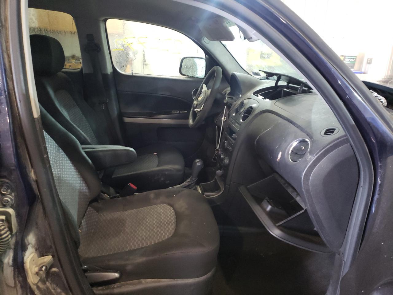 Photo 5 from auction – 2010 CHEVROLET HHR LS with VIN 3GNBAADB7AS642398