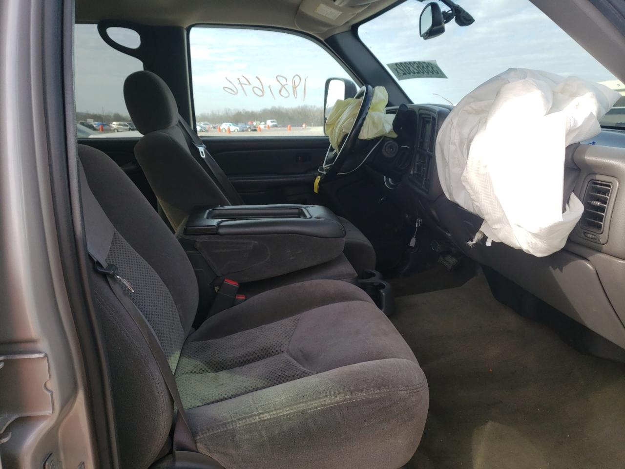 Photo 5 from auction – 2006 CHEVROLET SILVERADO with VIN 1GCHK23D96F264301