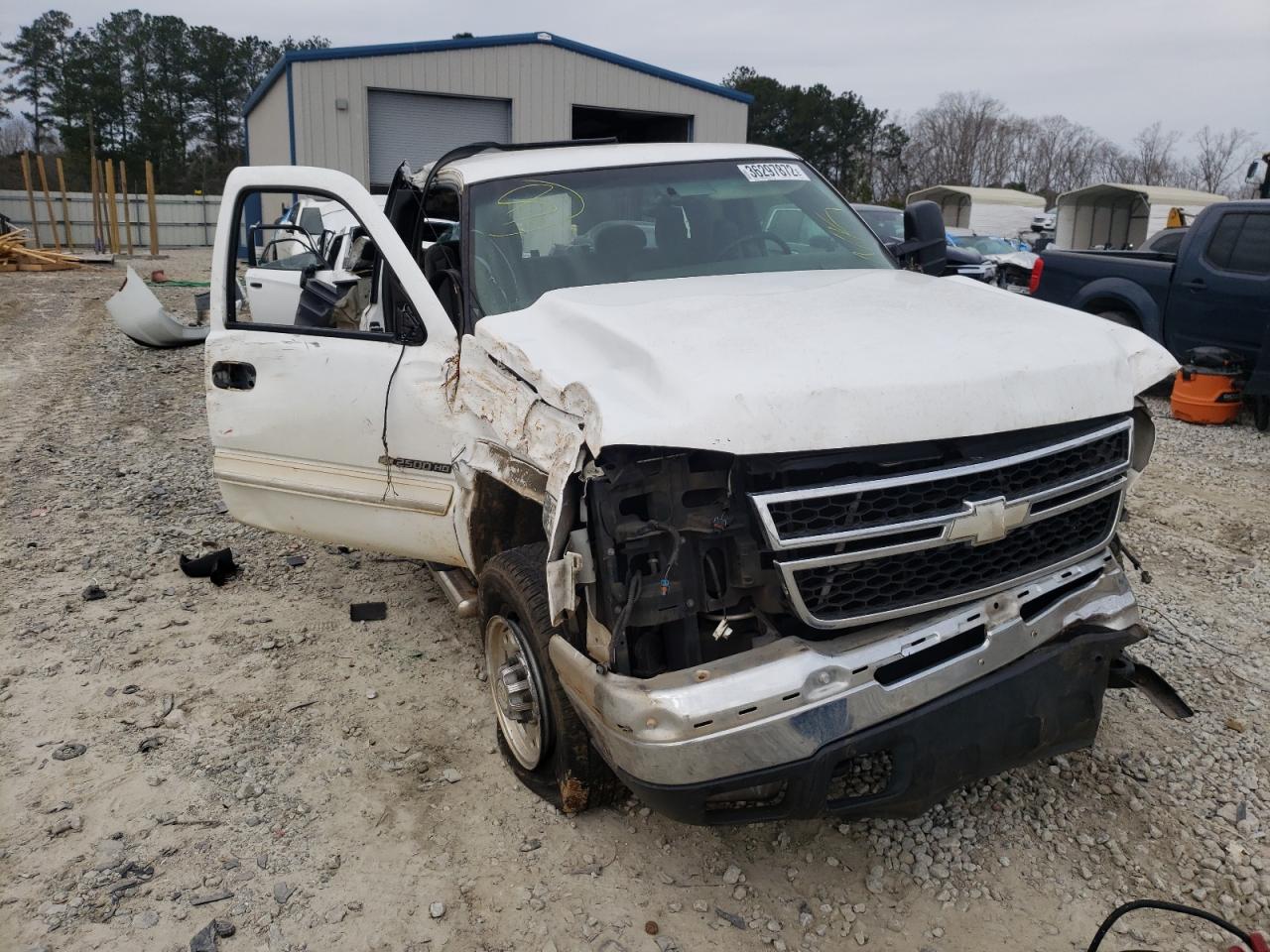 CHEVROLET SILVERADO 2006 with VIN 1GCHC29U86E128316 - Photo from auction