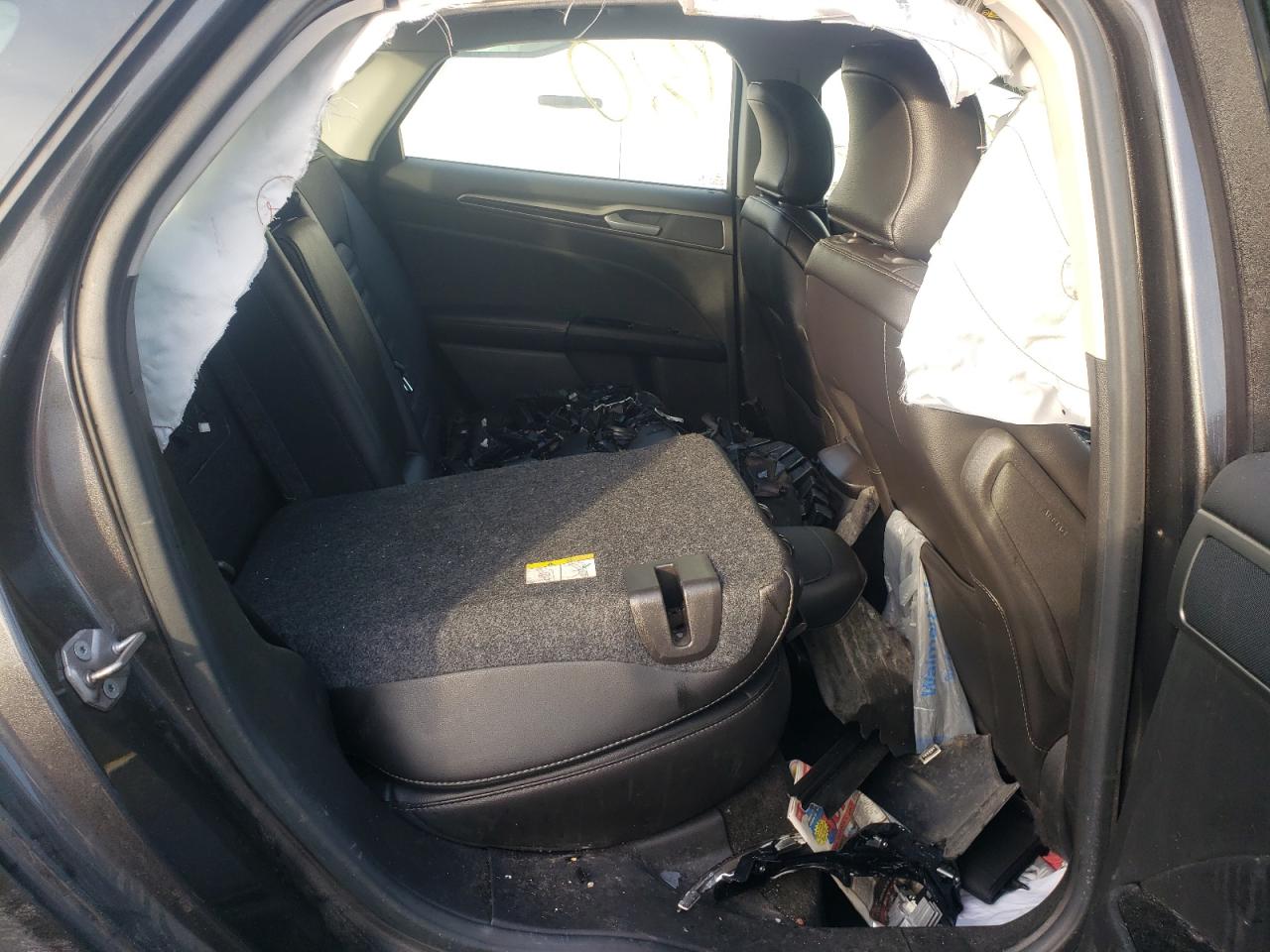 Photo 6 from auction – 2016 FORD FUSION SE with VIN 3FA6P0PU3GR131034