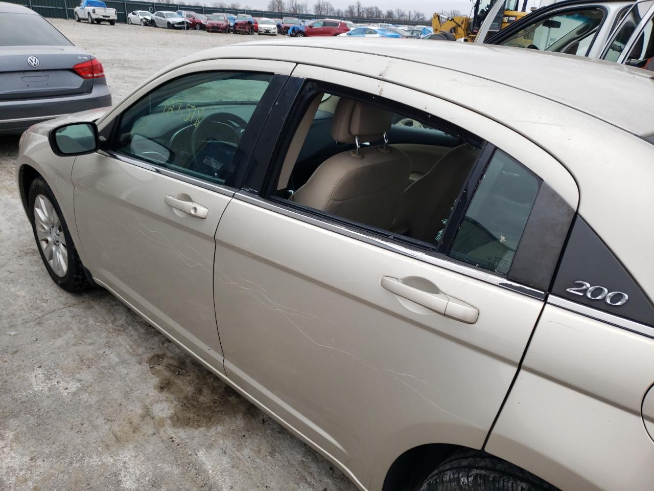 Photo 9 from auction – 2014 CHRYSLER 200 LX with VIN 1C3CCBAB0EN206238