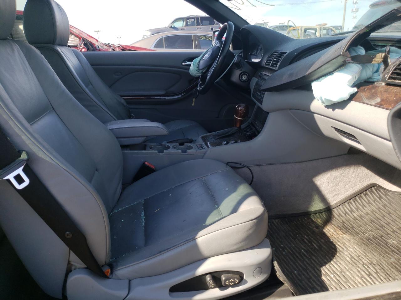 Photo 5 from auction – 2000 BMW 323 CI with VIN WBABR3348YEA83402