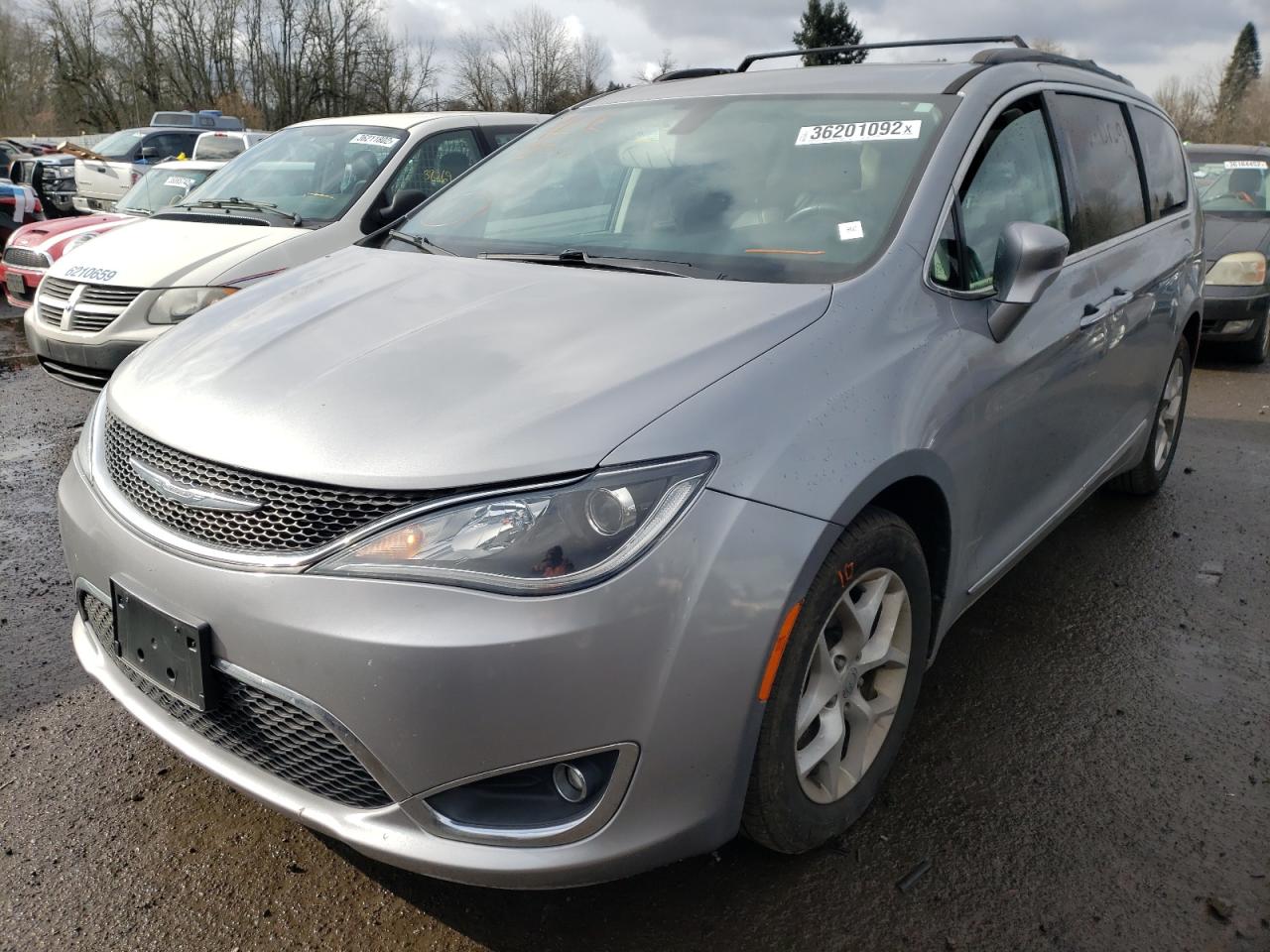 Photo 2 from auction – 2017 CHRYSLER PACIFICA T with VIN 2C4RC1BG6HR514872