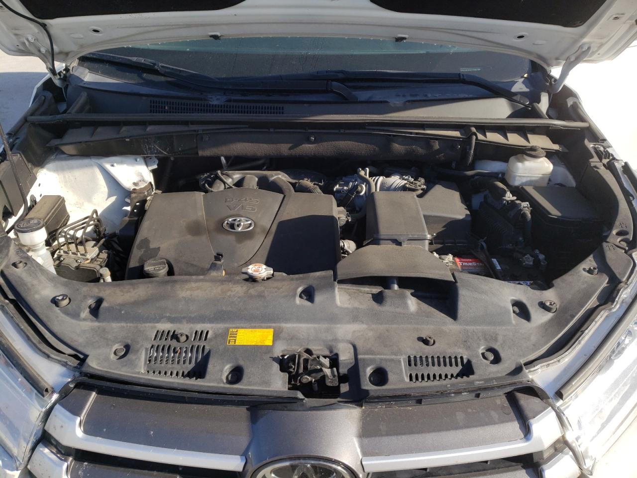 Photo 7 from auction – 2019 TOYOTA HIGHLANDER with VIN 5TDZZRFH7KS318857