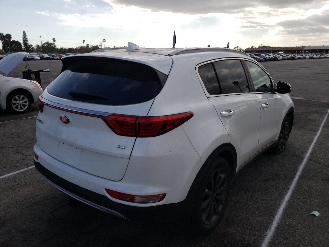 Photo 4 from auction – 2018 KIA SPORTAGE E with VIN KNDPN3AC0J7477210