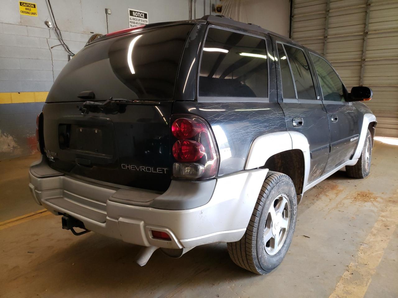 Photo 4 from auction – 2004 CHEVROLET TRAILBLAZE with VIN 1GNDT13S042106221