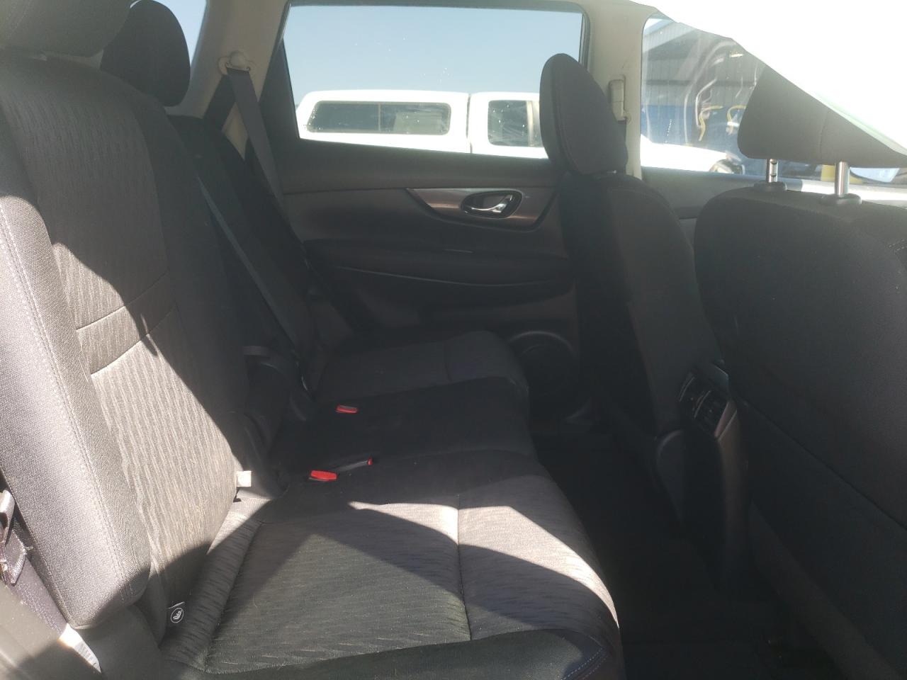 Photo 6 from auction – 2018 NISSAN ROGUE S with VIN KNMAT2MT1JP570948